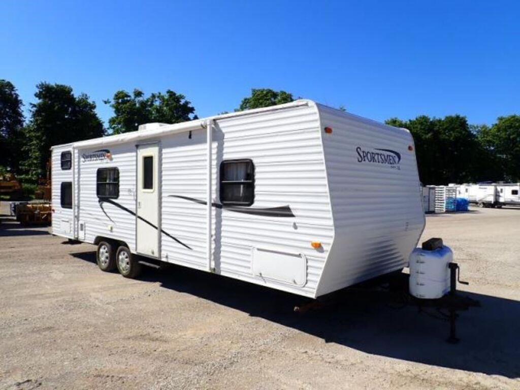 2008 KZ Sportsman LE 272 30 Ft T/A Travel Trailer