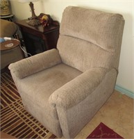 Electric Reclyner  Chair 6 month old