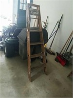 Warner 6 foot wooden ladder