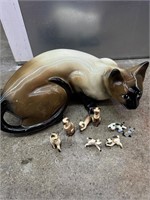 Siamese cats. Glass and porcelain figures