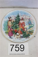 Avon "Bringing Christmas Home" Collectable Plate