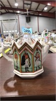 STAFFORDSHIRE ENGLAND SADLER TEA POT