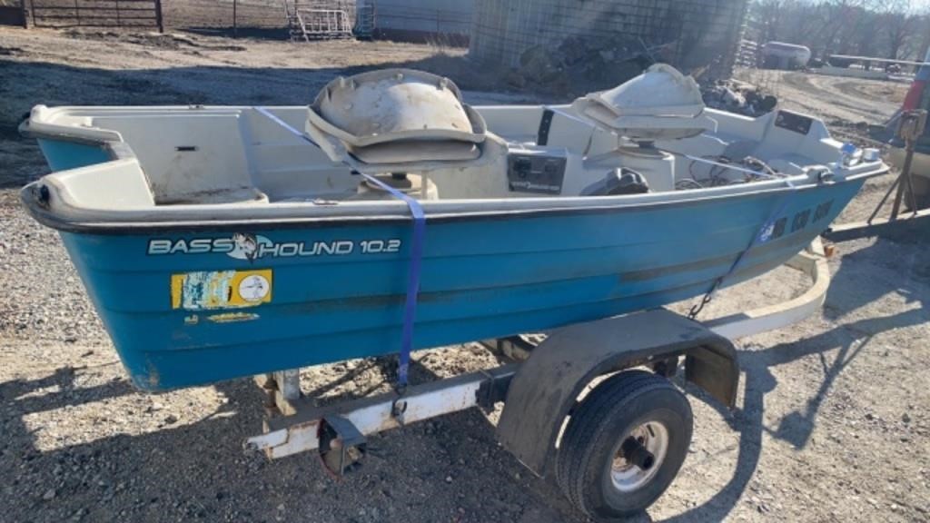 BASSHOUND FISHING BOAT 10  Live and Online Auctions on