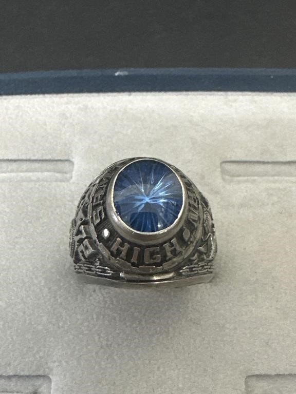 10K White Gold Class Ring