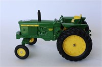 JOHN DEERE 3020 DIESEL TRACTOR ERTL 1/16