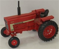 Ertl IH 966 Tractor, 1/16
