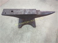 ANTIQUE TRENTON BLACKSMITH ANVIL 200LBS