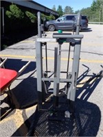 PORTABLE SAW STAND
