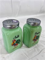 Rooster Jadeite salt and pepper shaker