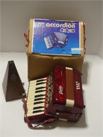 GOODLIN GL-2000 ACCORDION W/METRONOME