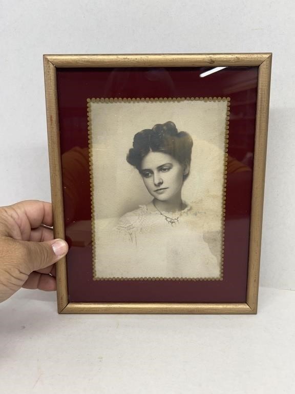 Victorian frame photograph of young woman 10 1