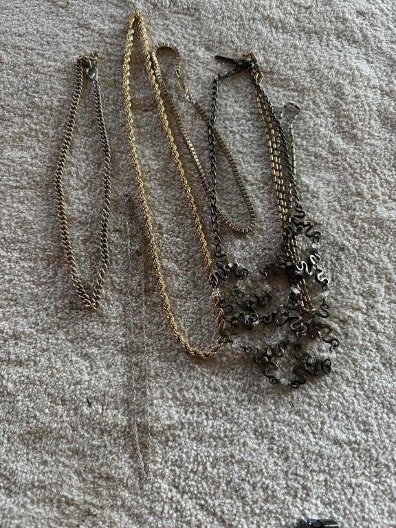 Lot of Assorted Fashion Chains/ Necklaces