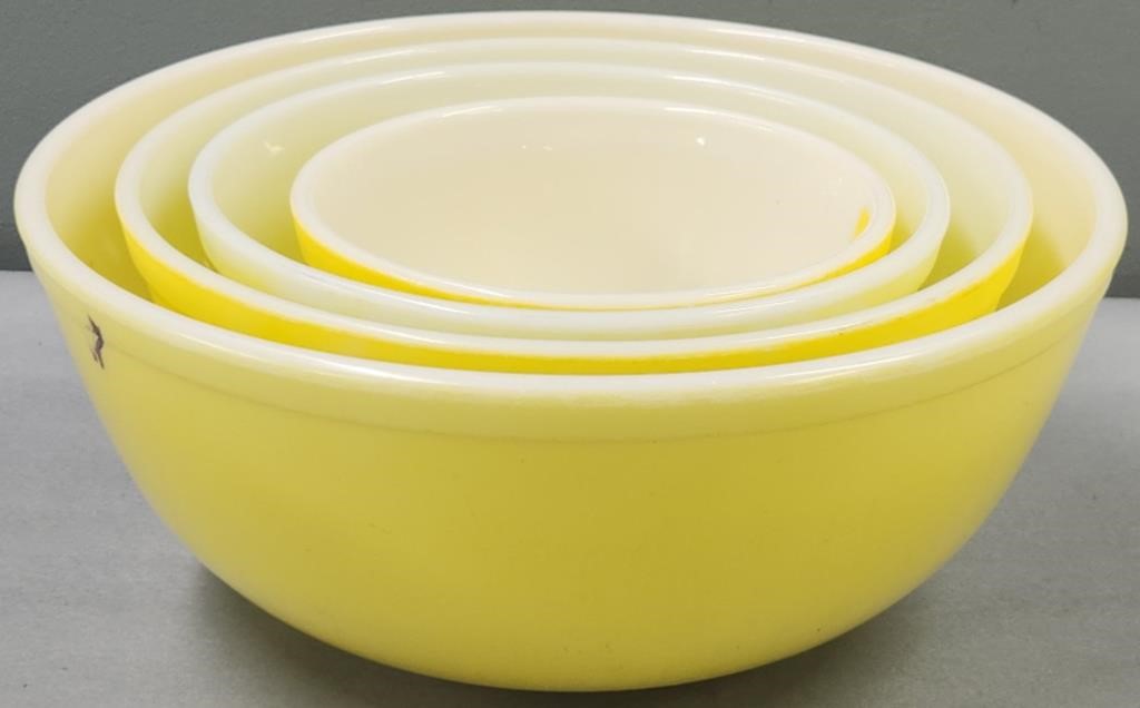 Yellow Pyrex Mixing Bowls Set