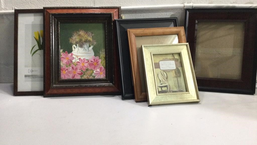 7 Assorted  Pictures Frames T7F