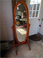 FREE STANDING DRESSING MIRROR