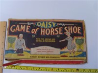Vintage Daisy Game of Horse Shoe