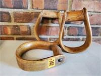 Wooden stirrups (3)