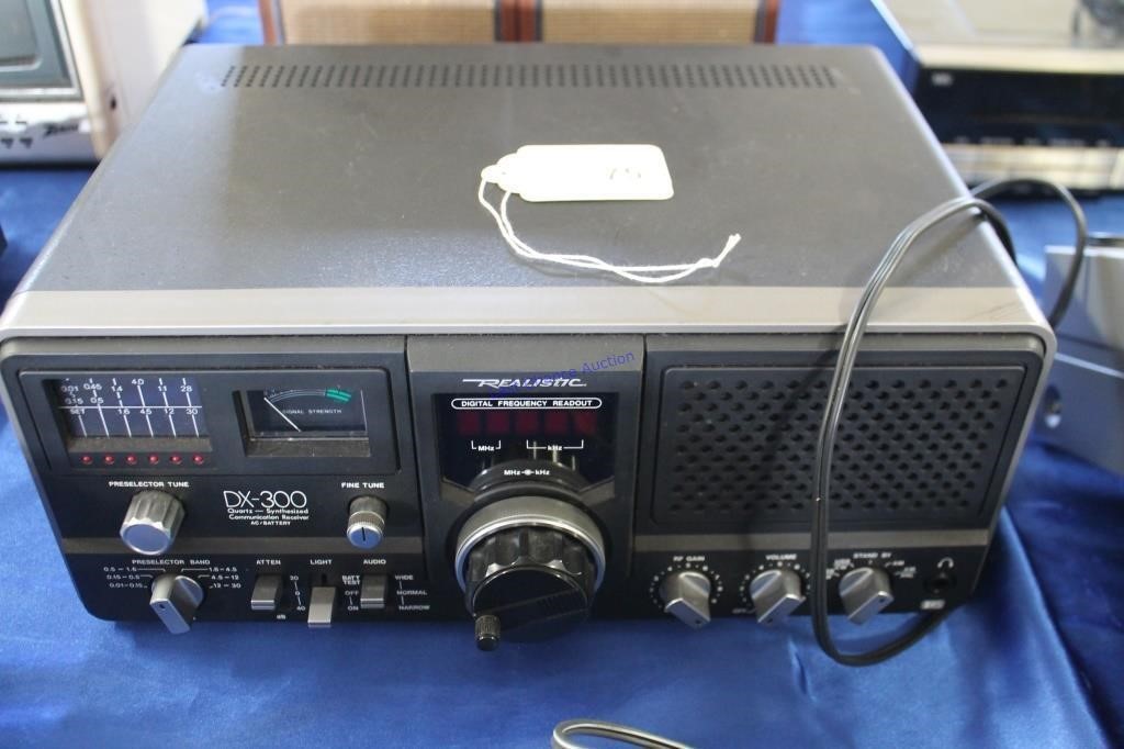 Realistic DX-300 Short Wave Radio