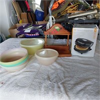 Tupperware bowls, napkin holder& waffle maker nos