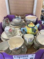 Collection Teacups, Saucers & More