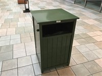 Green Trash Can with Trash Can Insert