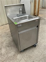 Qualserv portable hand sink with hot water