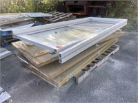 Pallet of commercial doors with hardware (NL)