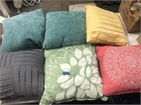 6 THROW PILLOWS