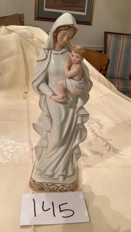 Porcelain Mary & Baby Jesus Musical Piece.
