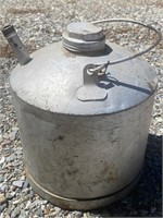 Metal Spout Bucket With Handle