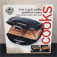 Cooks 3 in 1 Grill, Waffle, Sandwich Maker Works