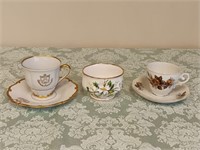 ROYAL ALBERT SUGAR BOWL WITH 2 TEACUPS & SAUCERS