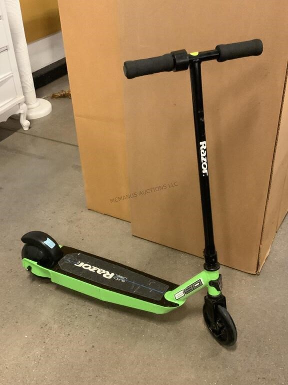 Razor Black Label Electric Scooter - no charger