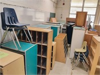 Kinder table/bookcase/storage/ Student Chairs/