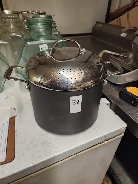 8 QT POT WITH LID