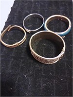 (4) bracelets