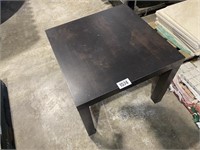 Square End Table 21.75x21.75x18