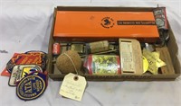 Tray lot – Widely assorted vintage accessories,