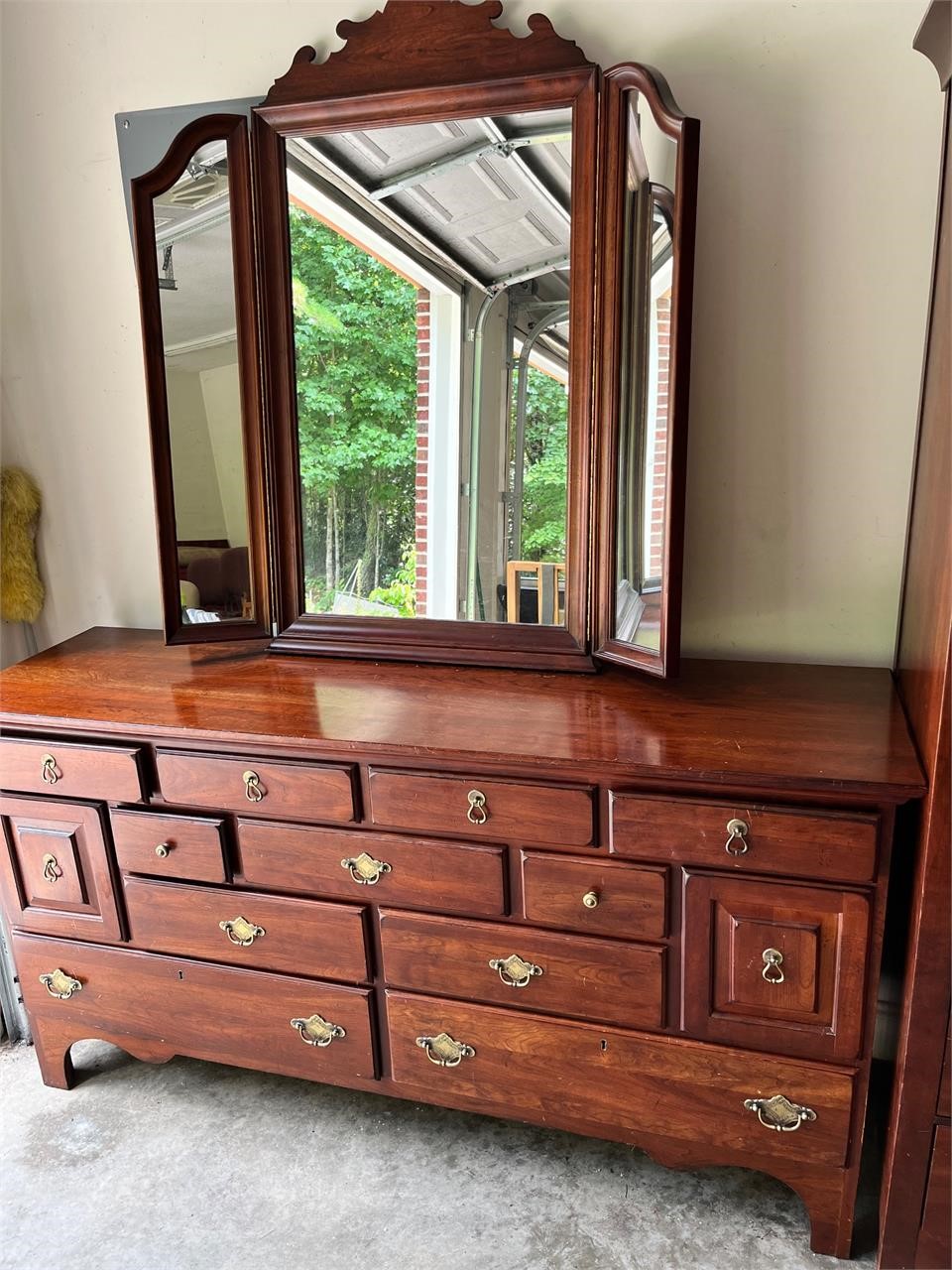 13 Drawer Dresser with Tri-Fold Mirror
