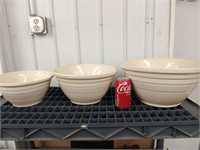 Nest of 3 Mixing Bowls good condition bowls