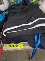 LOT MENS 2 XL SWIMMING TRUNKS & SHORTS