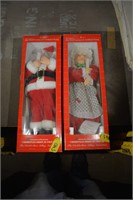 540: Animated Mr Mrs Claus decorations