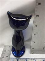 D1)VINTAGE COBALT BLUE ART GLASS FIGURINE SLENDER