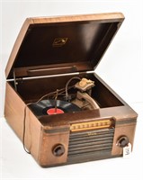 1940's RCA Victor Victrola Radio