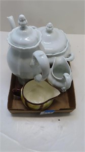 teapot, serving dish, creamers