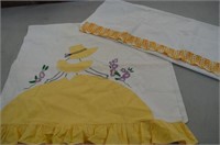 2 EMBROIDERED PILLOW CASES