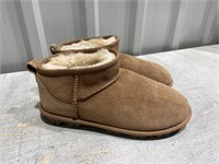 Kids Shearling Boots Size 4