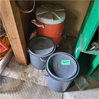 G614 Portable water cooler and 2 stock pots
