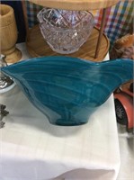 Blue and gold decorative dish