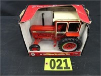 1/16 Scale Case IH Custom 756 Tractor w/Hiniker Ca